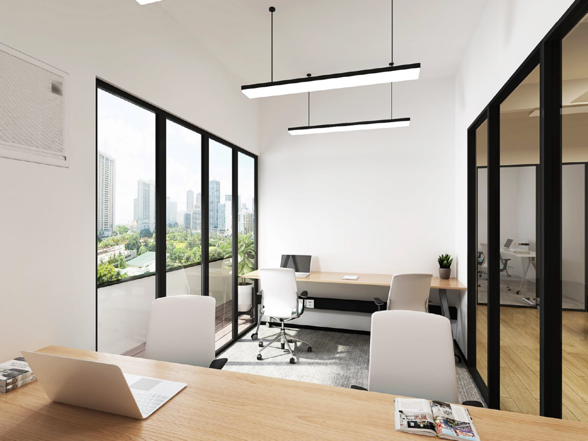 Three Commas Balcony Suite