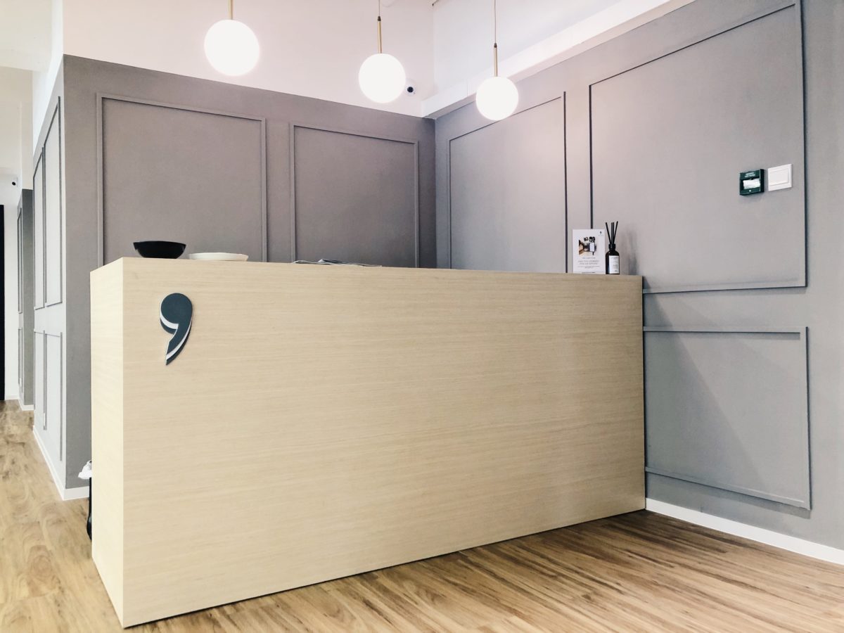 three commas reception area